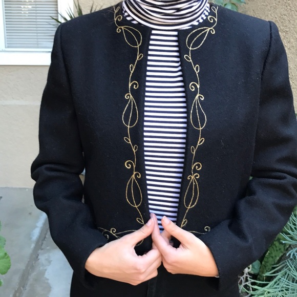 Vintage black wool cropped blazer with gold embroidery - Picture 1 of 12